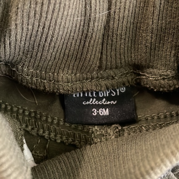 Little Bipsy shorts 3-6months - Picture 2 of 3